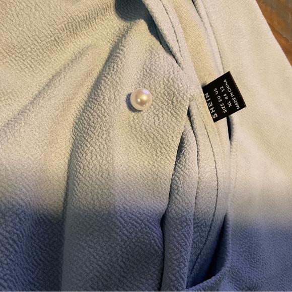 Baby blue SHEIN Prive Puff Sleeve Long Sleeve Shirt size XL with Pearl accent - Picture 4 of 5